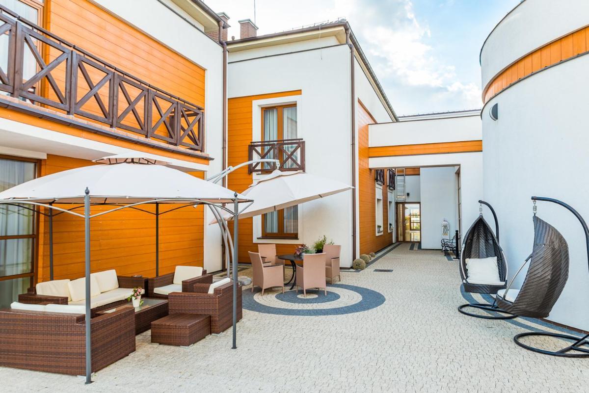 Hotel Kristoff Łaszków المظهر الخارجي الصورة